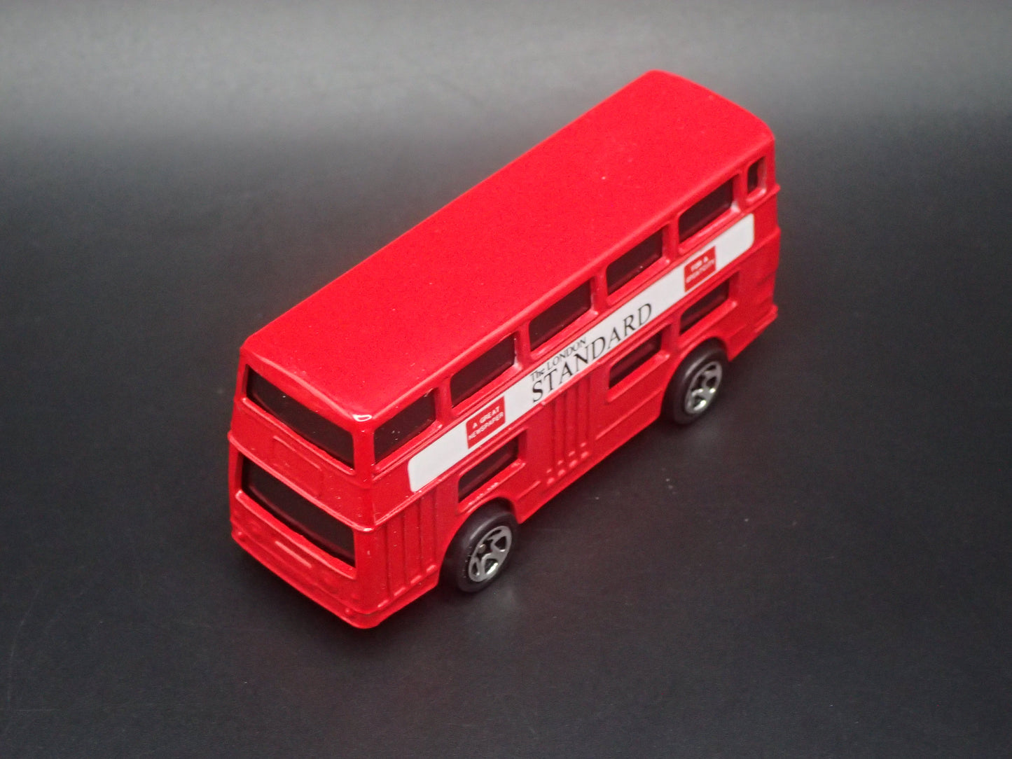 DOUBLE DECKER BUS LONDON RED 1:64 HW SCALE COLLECTIBLE DIORAMA DIECAST MODEL