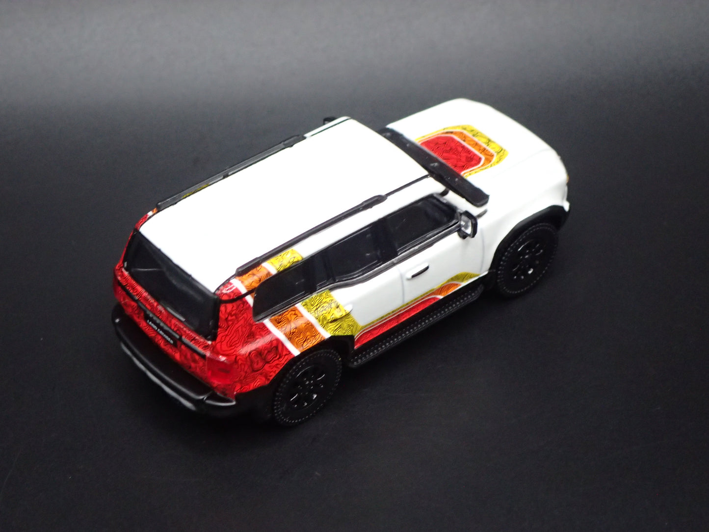 2023-2025 TOYOTA LAND CRUISER 250 WHITE 1/64 SCALE DIORAMA DIECAST MODEL CAR