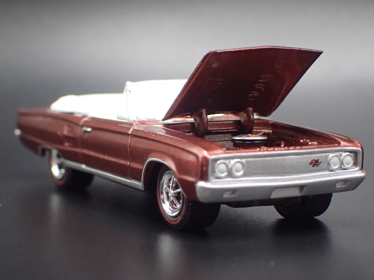 1967 67 DODGE CORONET R/T HEMI CONVERTIBLE BRONZE 1/64 SCALE DIECAST MODEL CAR