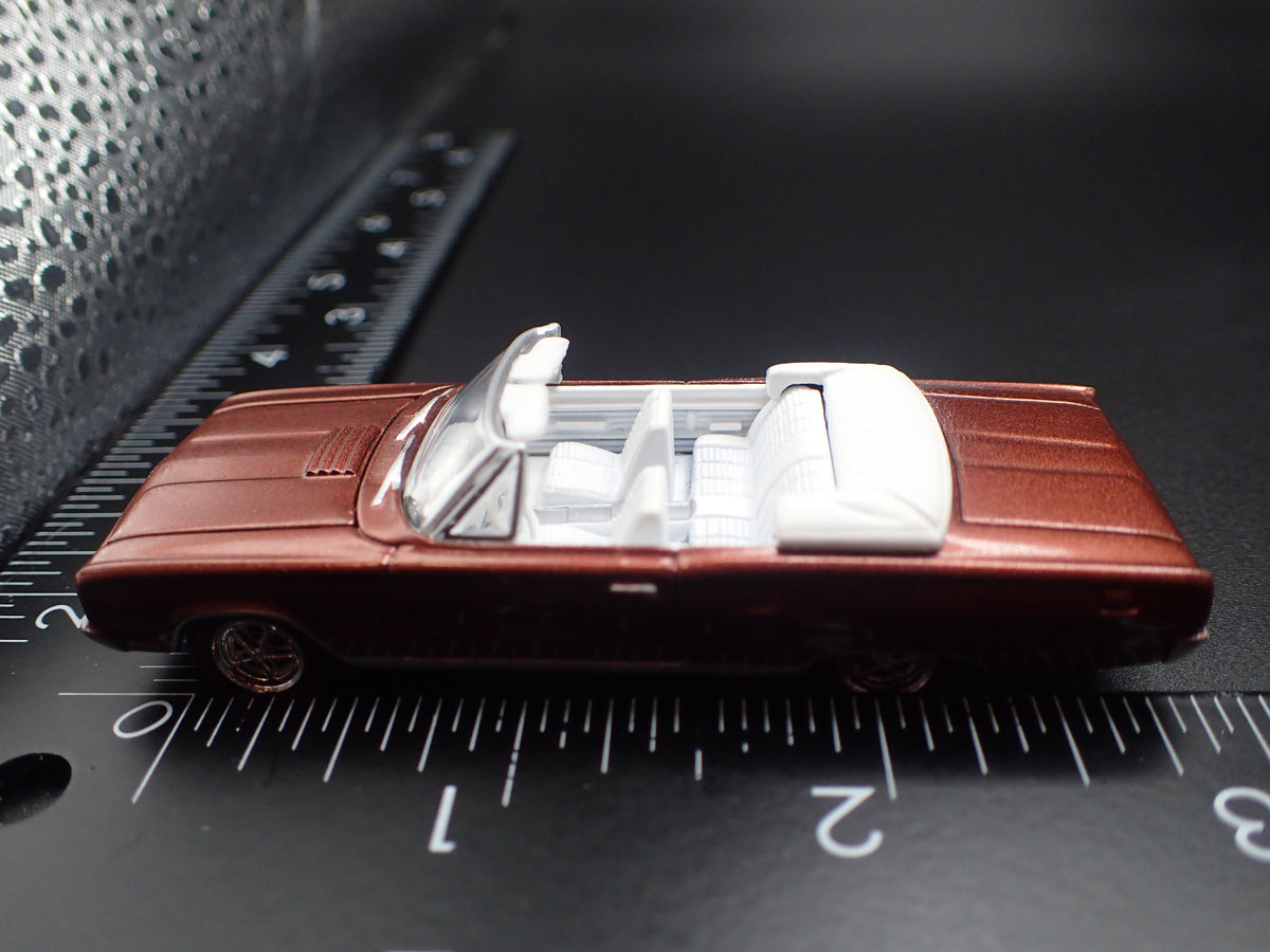 1967 67 DODGE CORONET R/T HEMI CONVERTIBLE BRONZE 1/64 SCALE DIECAST MODEL CAR