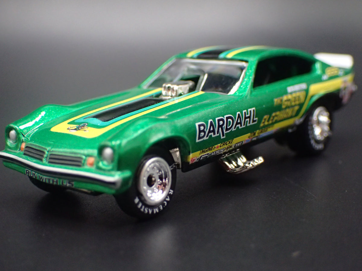 CHEVY CHEVROLET VEGA FUNNY CAR REEN ELEPHANT 1:64 SCALE DIECAST MODEL CAR