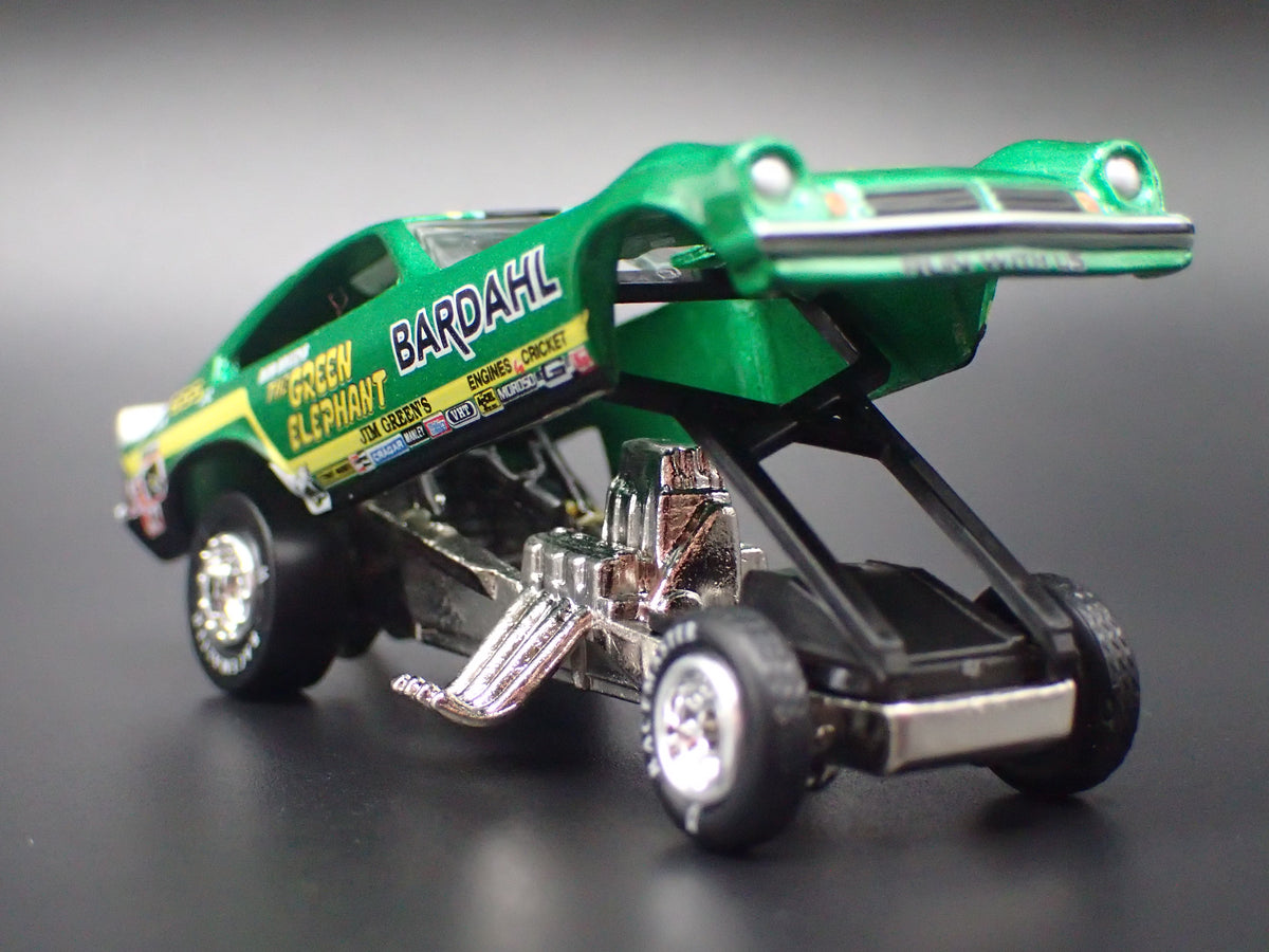CHEVY CHEVROLET VEGA FUNNY CAR REEN ELEPHANT 1:64 SCALE DIECAST MODEL CAR