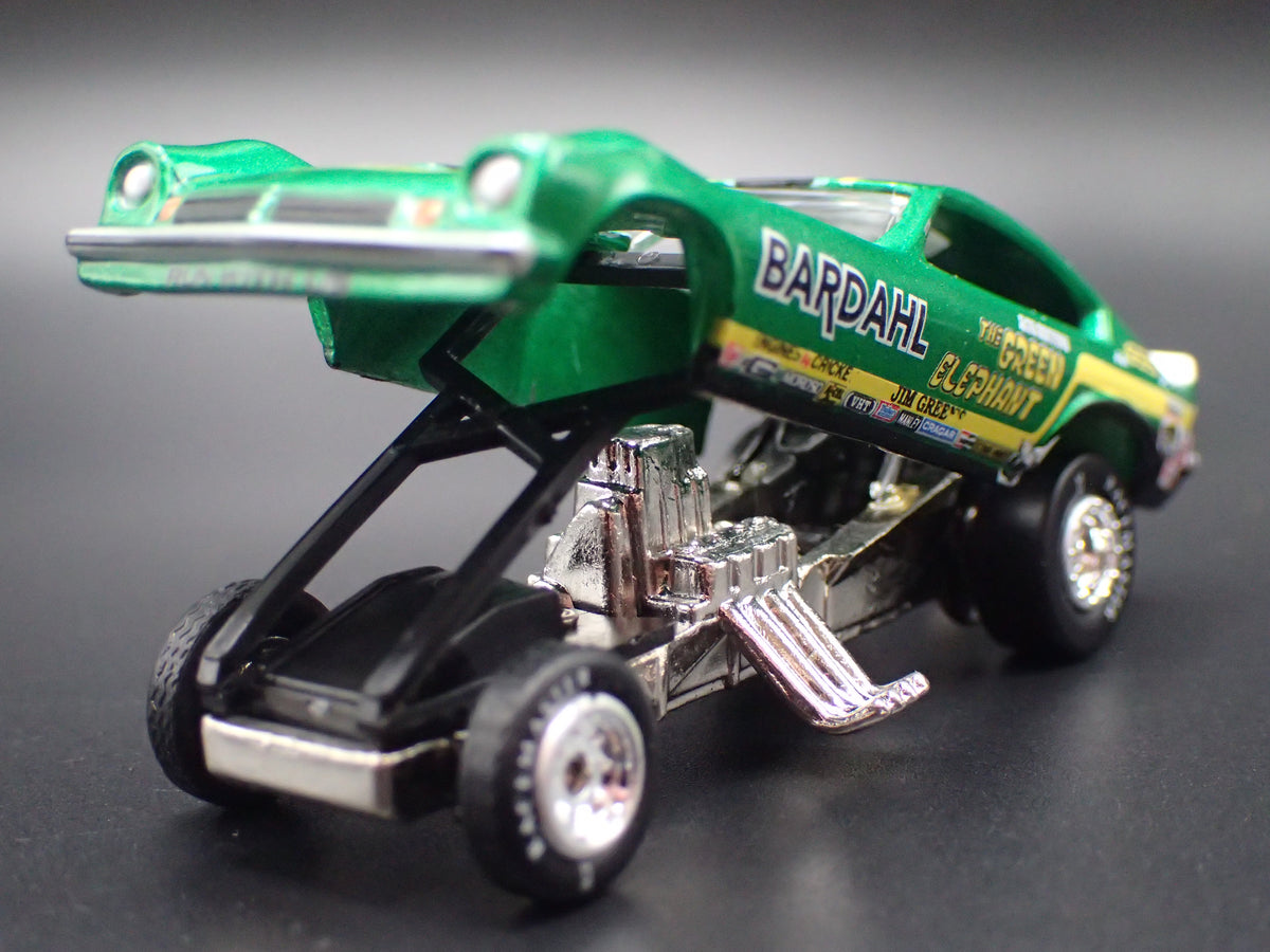 CHEVY CHEVROLET VEGA FUNNY CAR REEN ELEPHANT 1:64 SCALE DIECAST MODEL CAR