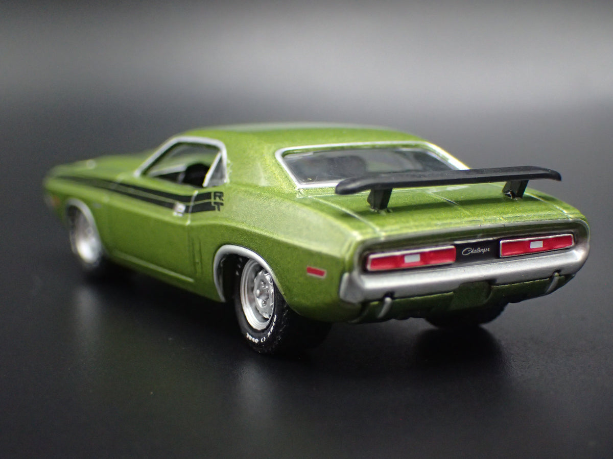 1971 71 DODGE CHALLENGER R/T GREEN 1/64 SCALE DIORAMA DIECAST MODEL CAR