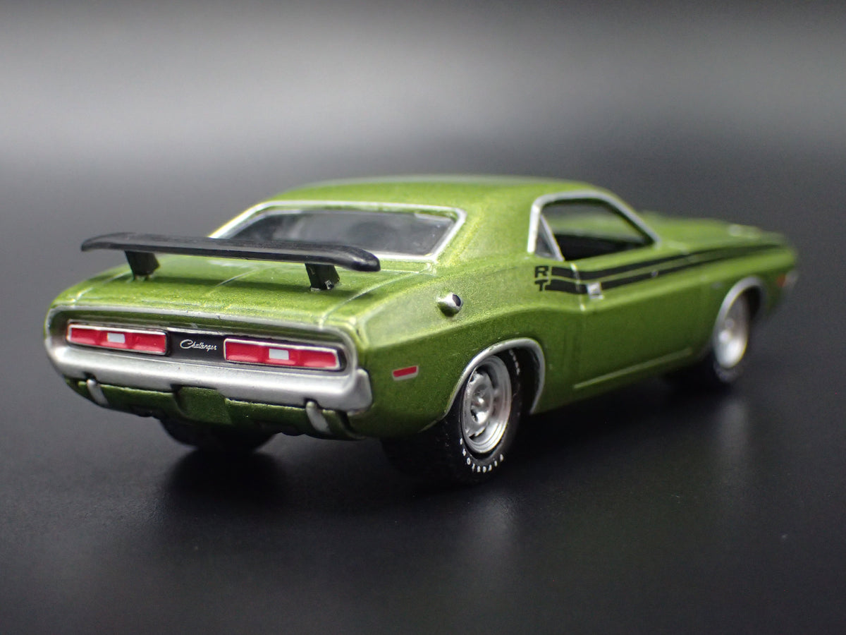 1971 71 DODGE CHALLENGER R/T GREEN 1/64 SCALE DIORAMA DIECAST MODEL CAR