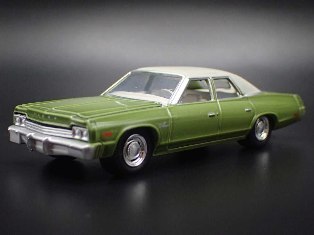 1974 74 DODGE MONACO 4 FOUR DOOR w HITCH 1:64 SCALE DIORAMA DIECAST MODEL CAR