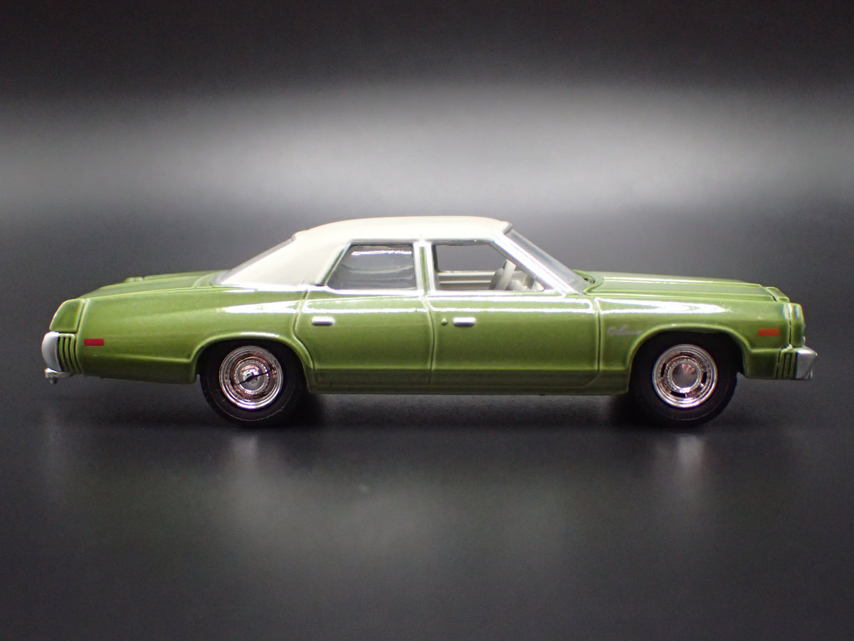 1974 74 DODGE MONACO 4 FOUR DOOR w HITCH 1:64 SCALE DIORAMA DIECAST MODEL CAR