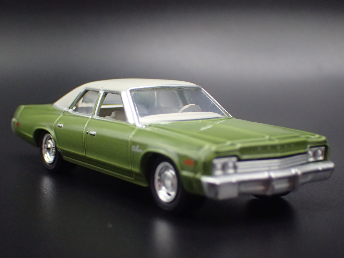 1974 74 DODGE MONACO 4 FOUR DOOR w HITCH 1:64 SCALE DIORAMA DIECAST MODEL CAR