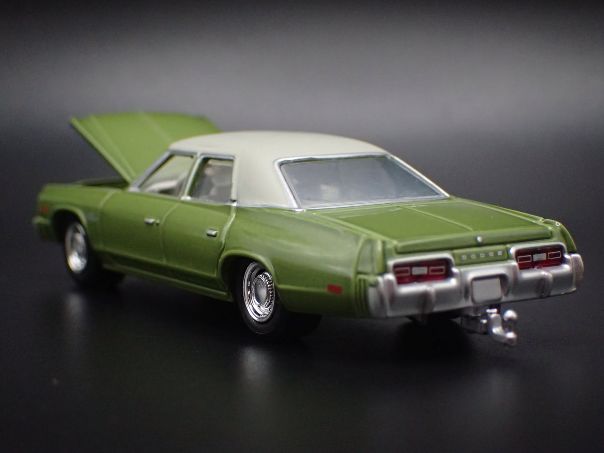 1974 74 DODGE MONACO 4 FOUR DOOR w HITCH 1:64 SCALE DIORAMA DIECAST MODEL CAR