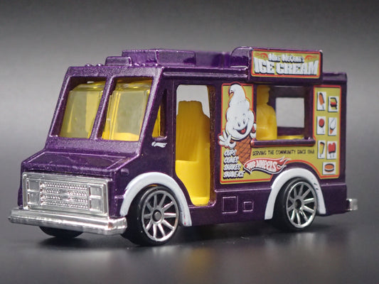 ICE CREAM FOOD TRUCK PURPLE 1:64 HW SCALE DIORAMA DIECAST MODEL CAR