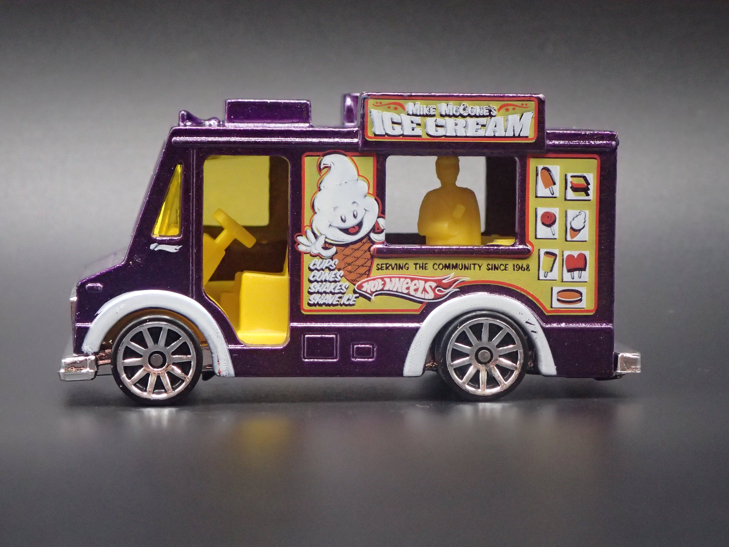 ICE CREAM FOOD TRUCK PURPLE 1:64 HW SCALE DIORAMA DIECAST MODEL CAR