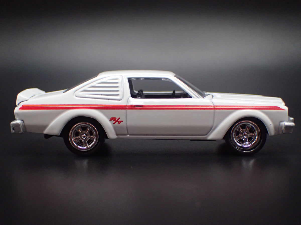 1976 76 DODGE ASPEN R/T WHITE 1/64 SCALE COLLECTIBLE DIECAST MODEL CAR