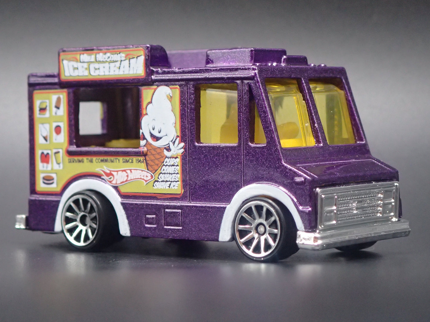 ICE CREAM FOOD TRUCK PURPLE 1:64 HW SCALE DIORAMA DIECAST MODEL CAR