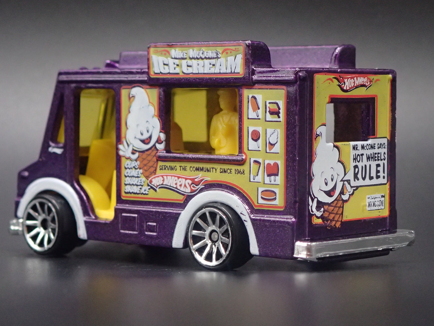 ICE CREAM FOOD TRUCK PURPLE 1:64 HW SCALE DIORAMA DIECAST MODEL CAR