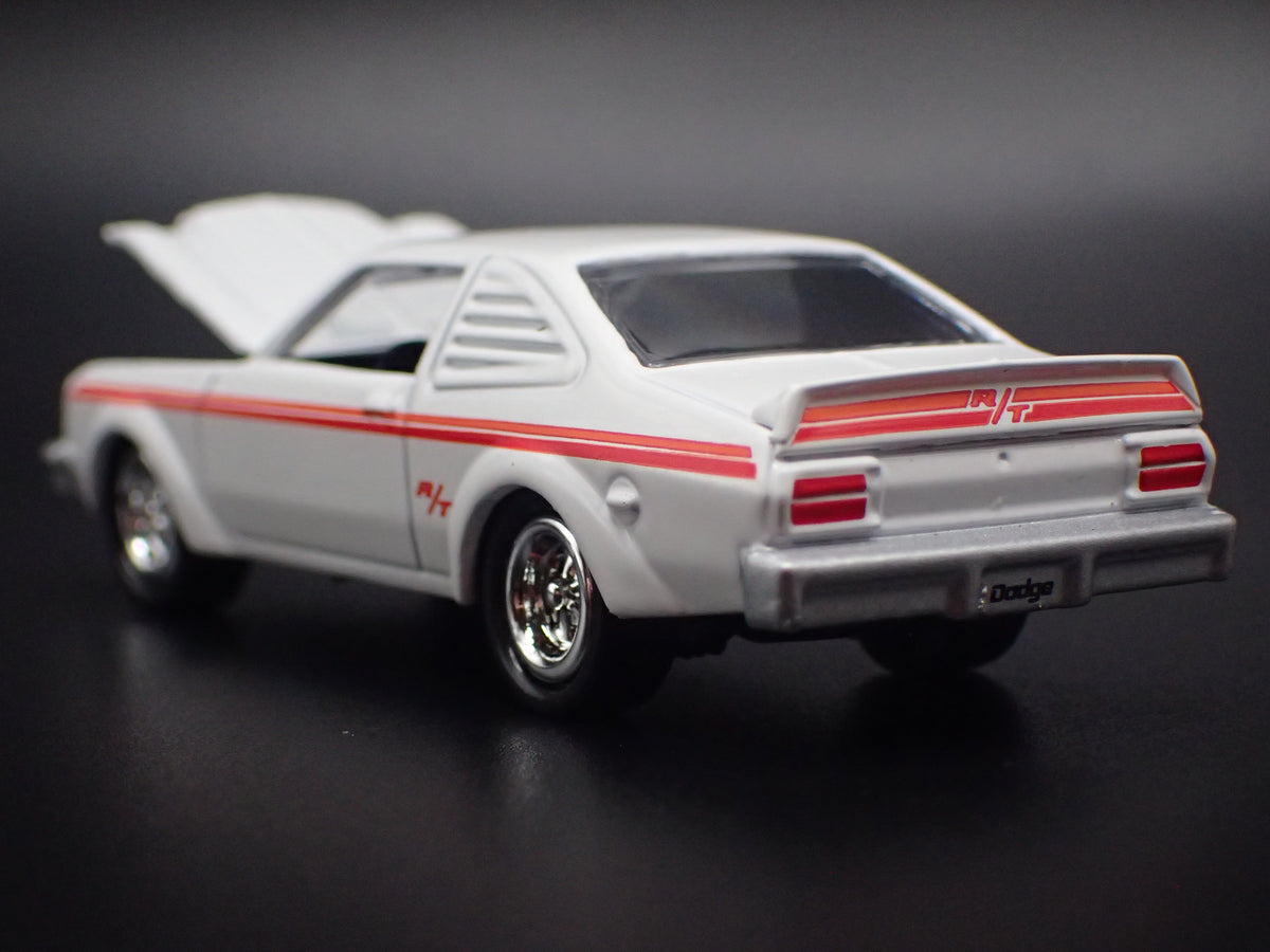 1976 76 DODGE ASPEN R/T WHITE 1/64 SCALE COLLECTIBLE DIECAST MODEL CAR