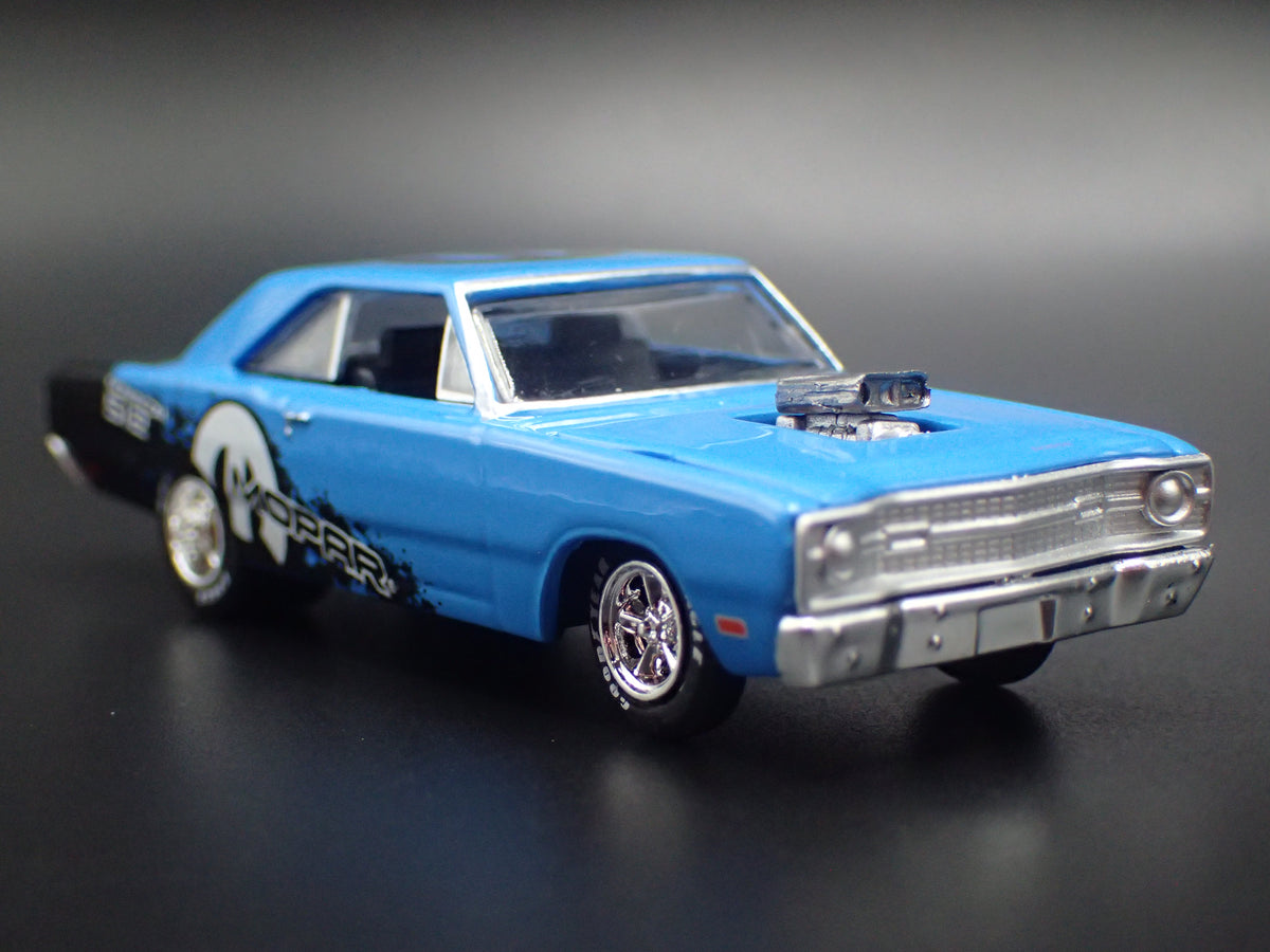 1969 69 DODGE DART SWINGER 340 BLUE 1:64 SCALE COLLECTIBLE DIECAST MODEL CAR
