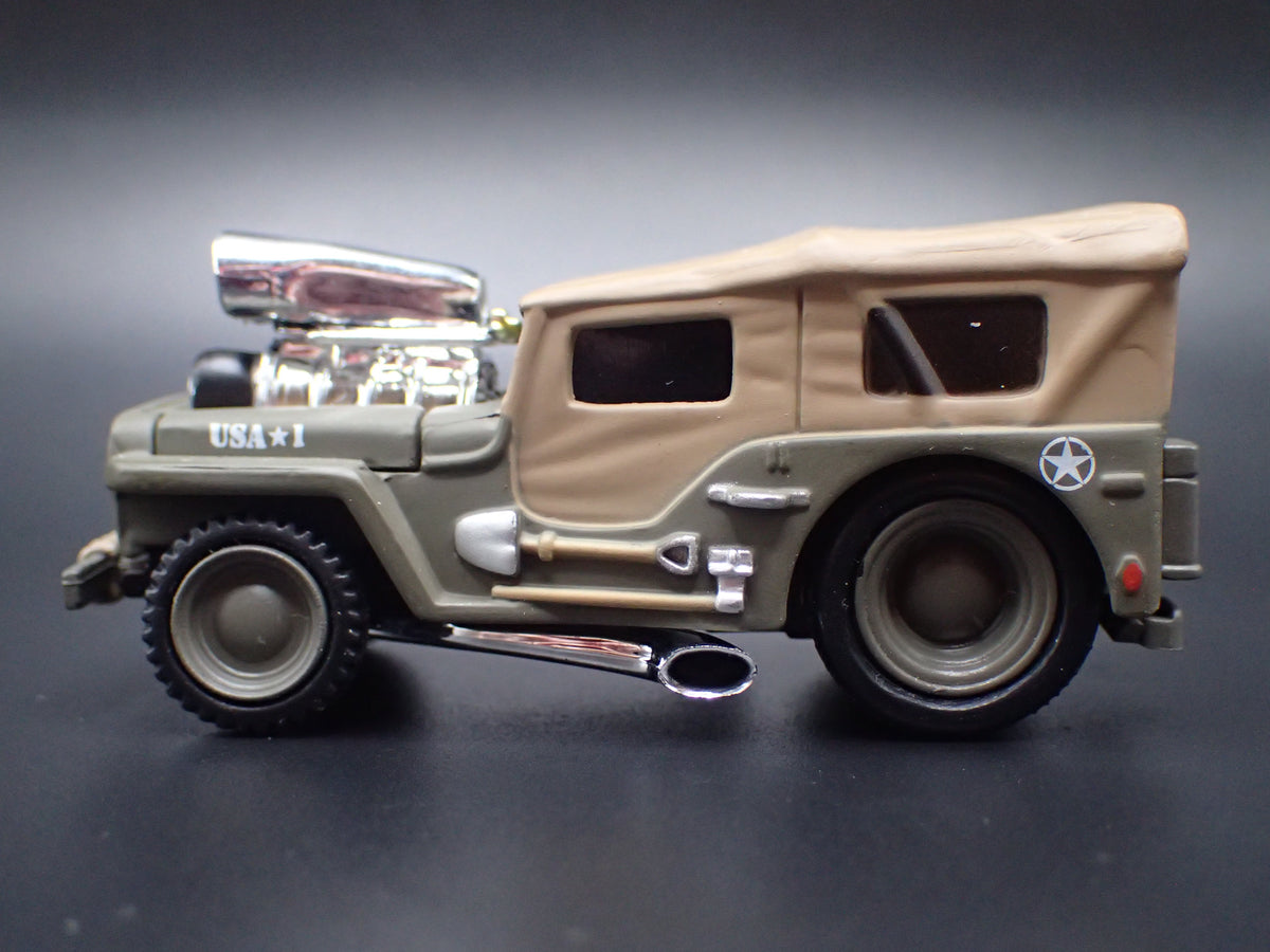 1942 42 JEEP MILITARY GRAY 1:64 SCALE COLLECTIBLE DIORAMA DIECAST MODEL CAR