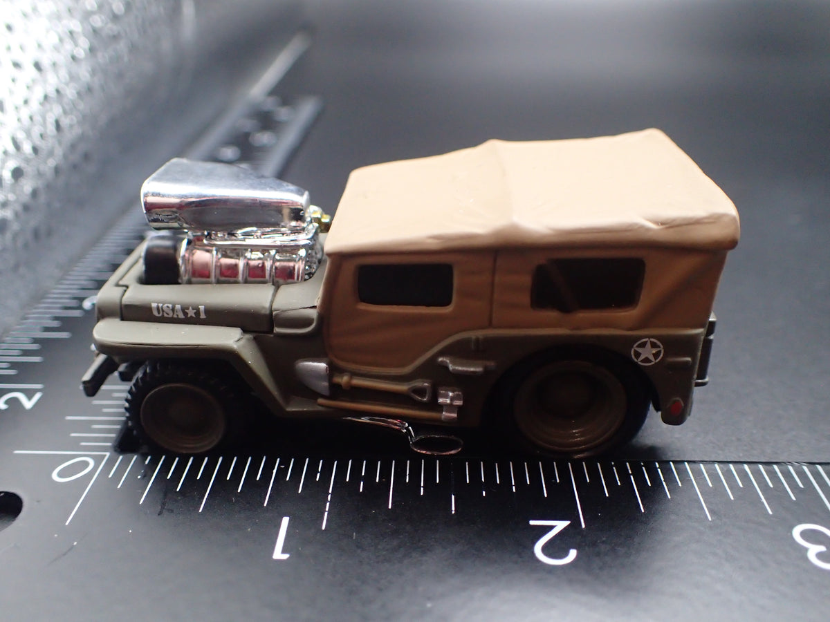 1942 42 JEEP MILITARY GRAY 1:64 SCALE COLLECTIBLE DIORAMA DIECAST MODEL CAR