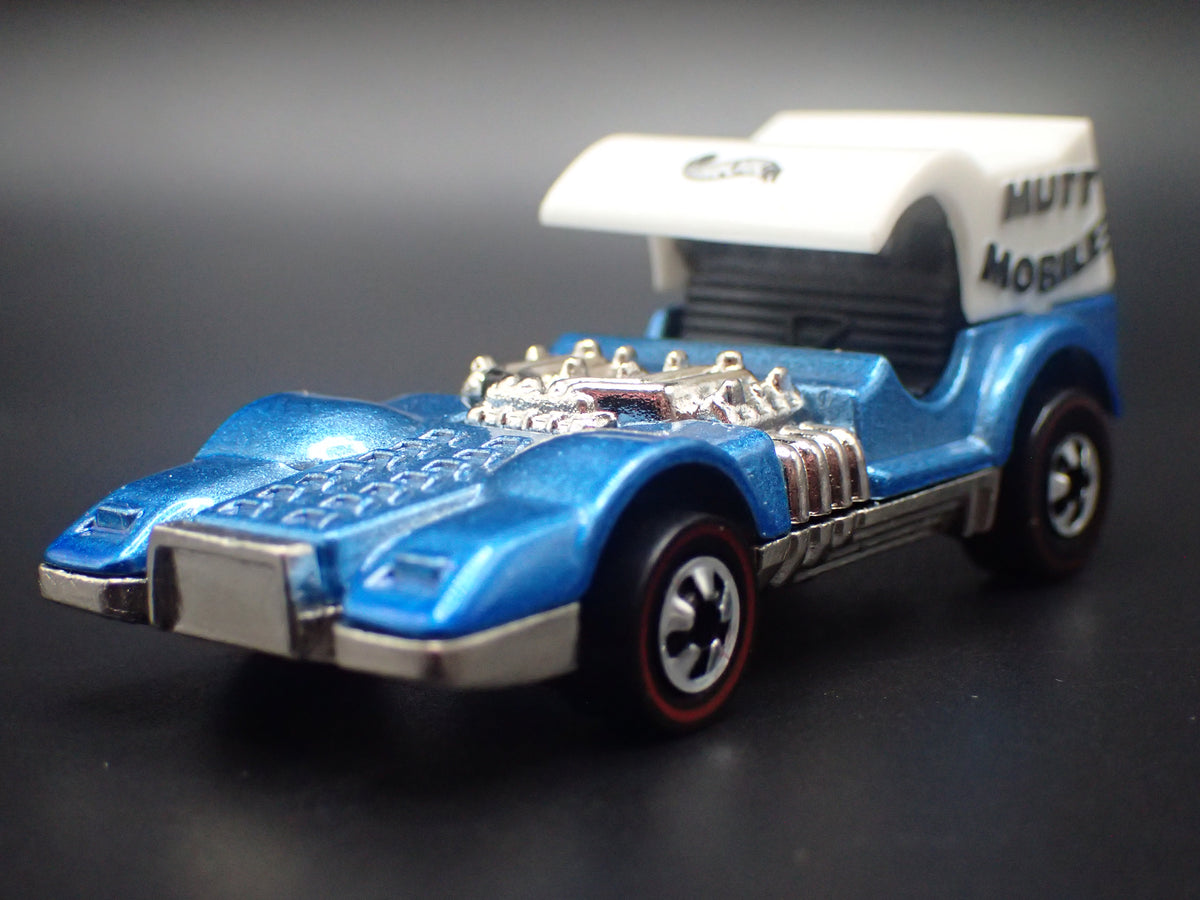 MUTT MOBILE CUSTOM HOT WHEELS BLUE 1/64 SCALE DIORAMA DIECAST MODEL CAR