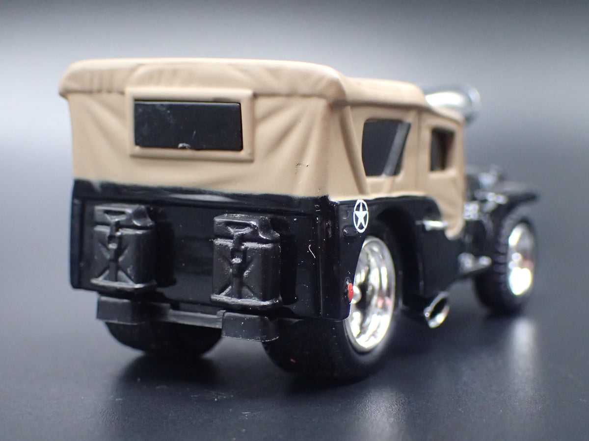 1942 42 JEEP MILITARY BLACK 1:64 SCALE COLLECTIBLE DIORAMA DIECAST MODEL CAR