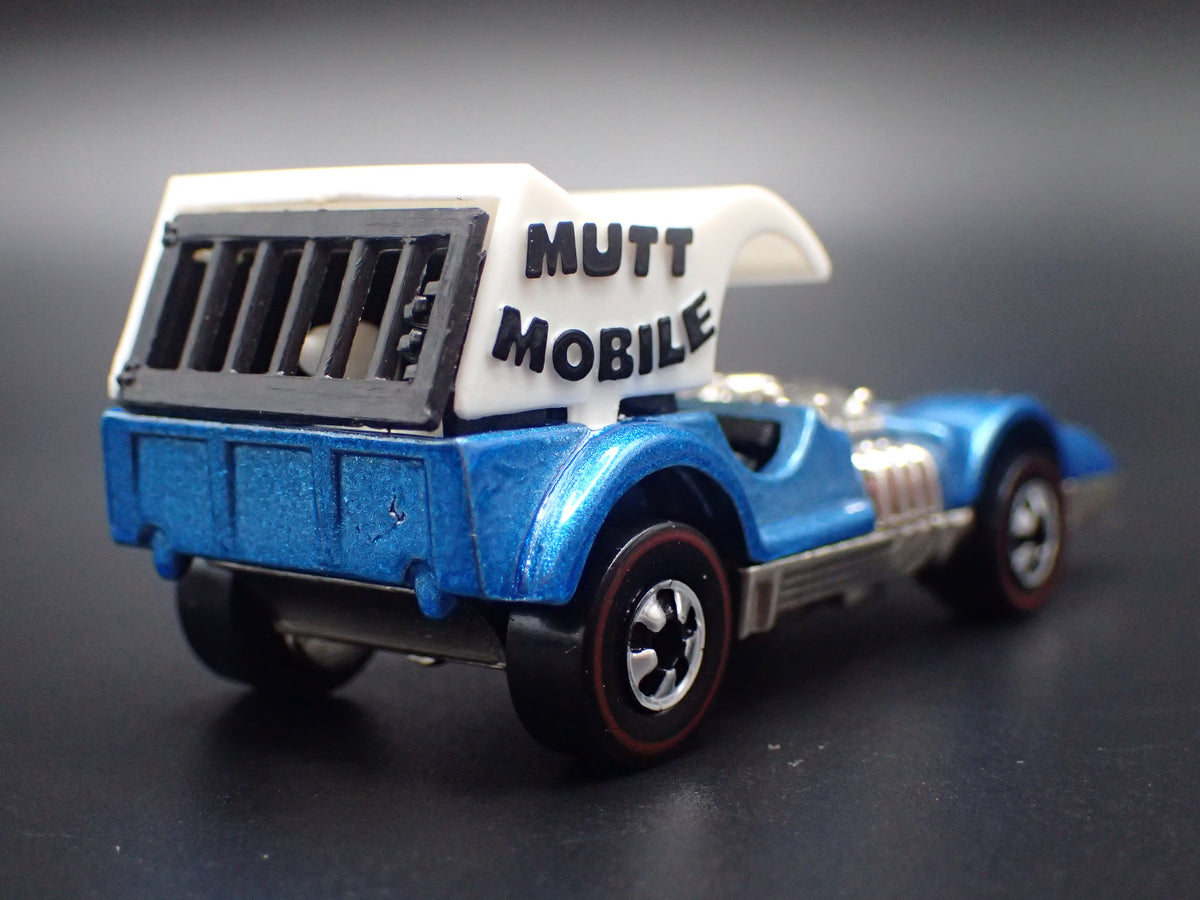 MUTT MOBILE CUSTOM HOT WHEELS BLUE 1/64 SCALE DIORAMA DIECAST MODEL CAR
