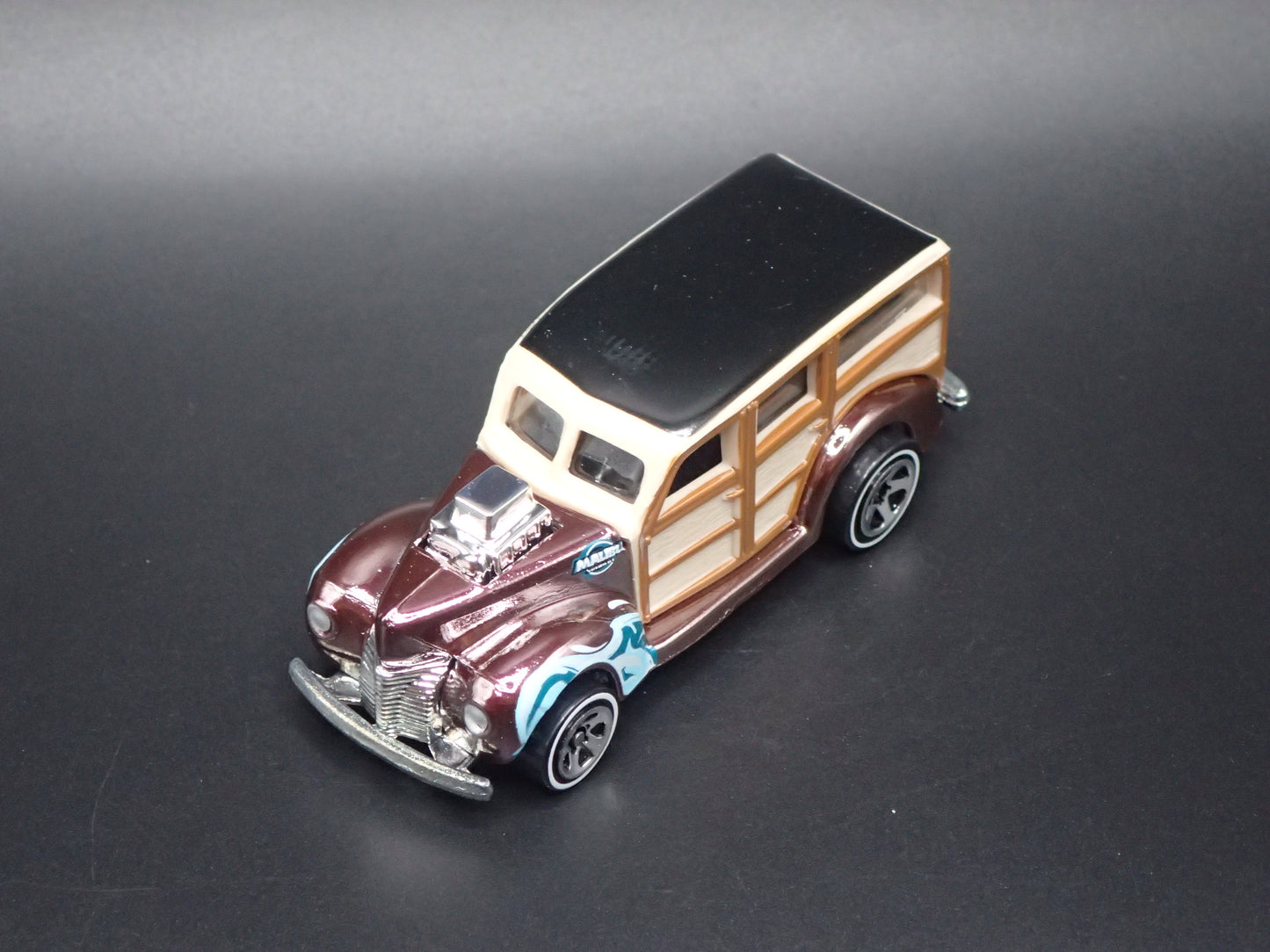 1940 40 FORD WOODIE WOODY STATION WAGON PURPLE 1:64 SCALE DIORAMA DIECAST MODEL CAR