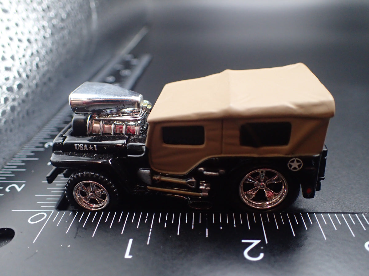 1942 42 JEEP MILITARY BLACK 1:64 SCALE COLLECTIBLE DIORAMA DIECAST MODEL CAR