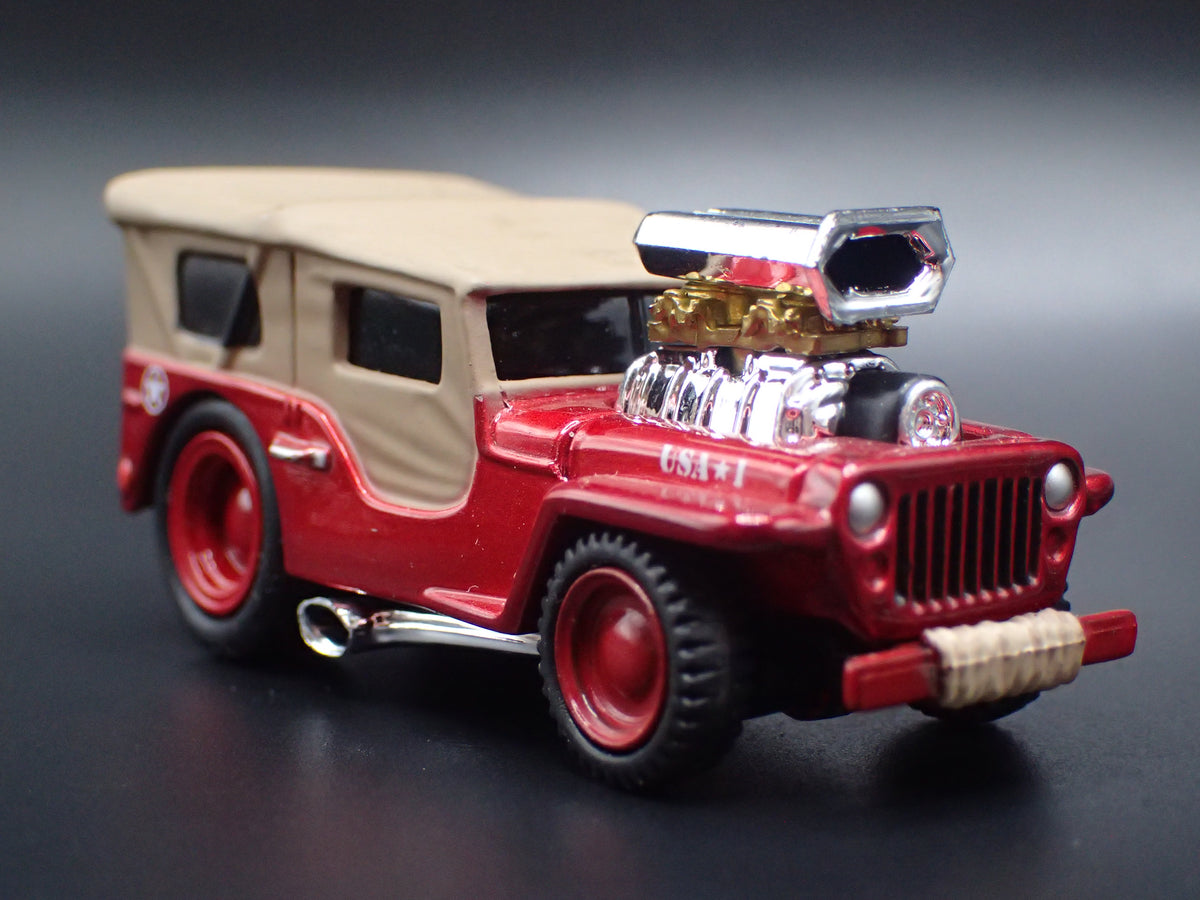 1942 42 JEEP MILITARY RED 1:64 SCALE COLLECTIBLE DIORAMA DIECAST MODEL CAR