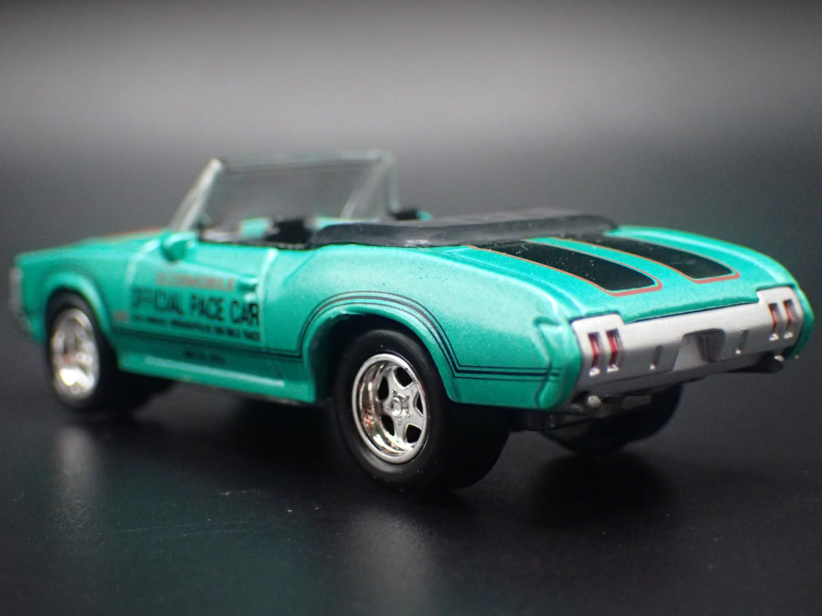 1970 70 OLDS OLDSMOBILE 442 INDY 500 CONVERTIBLE PACE CAR 1/64 SCALE DIECAST MODEL CAR