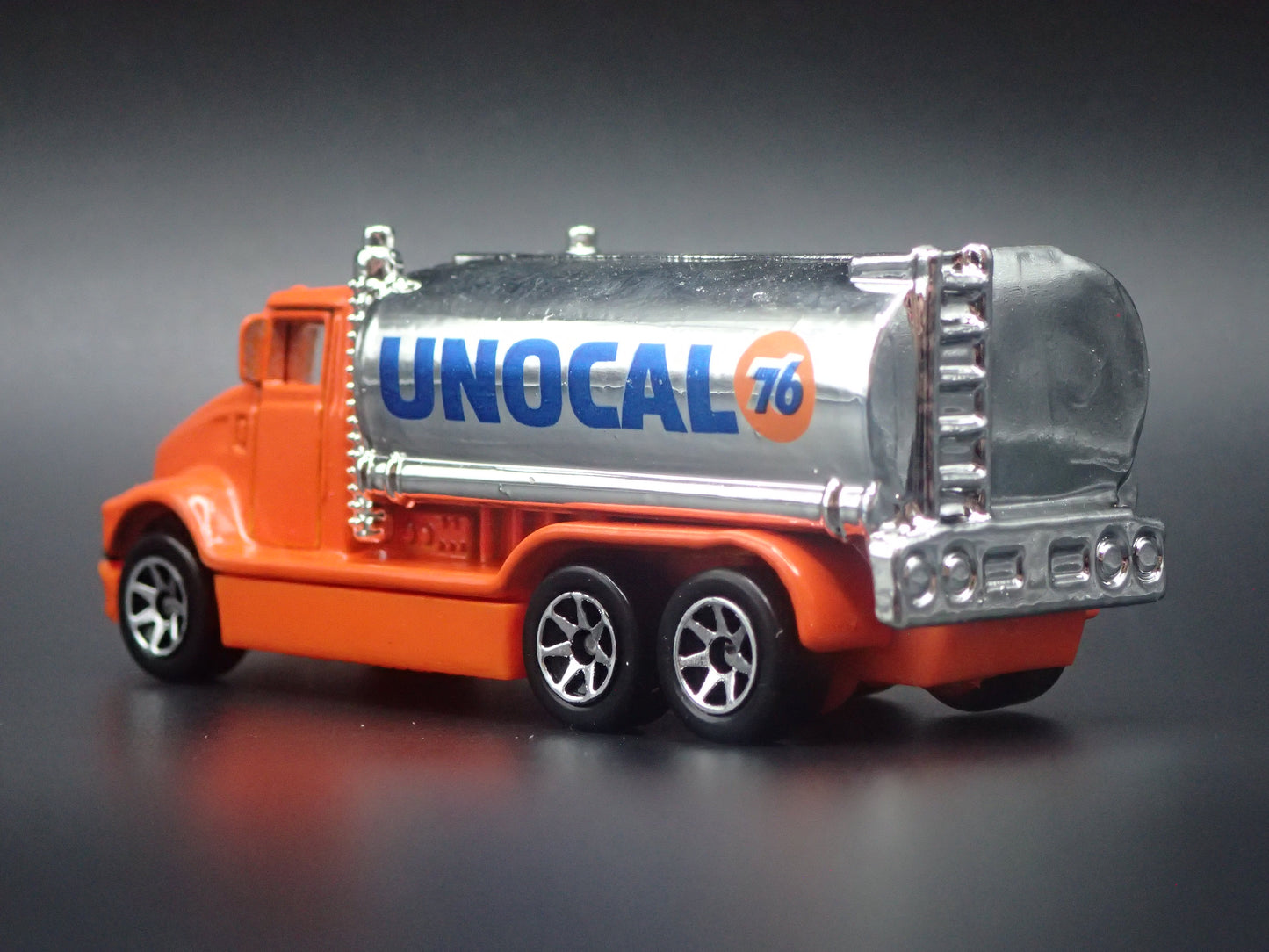 UNOCAL 76 OIL TANKER TRUCK 1:64 HW SCALE DIORAMA DIECAST MODEL CAR