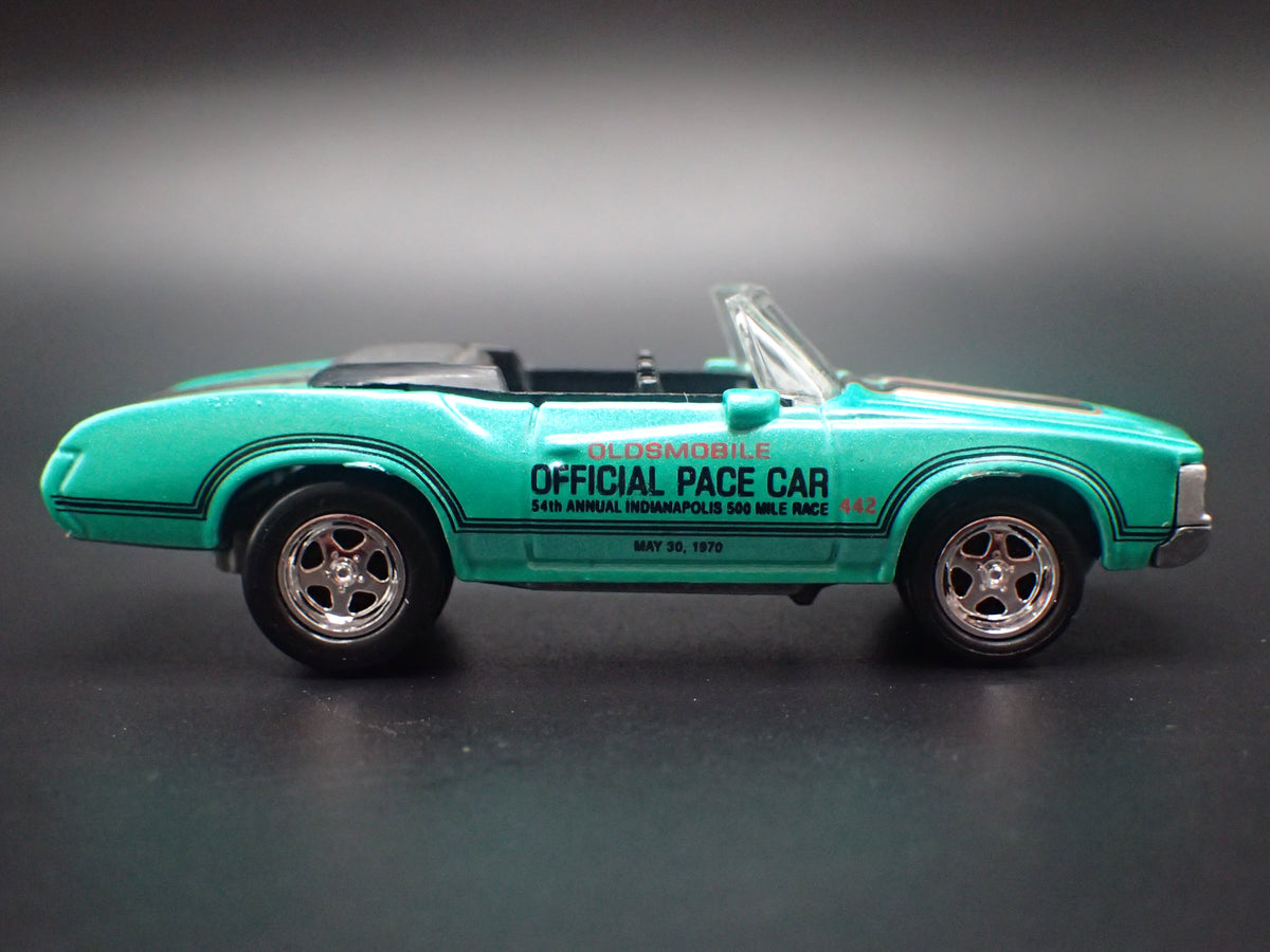 1970 70 OLDS OLDSMOBILE 442 INDY 500 CONVERTIBLE PACE CAR 1/64 SCALE DIECAST MODEL CAR