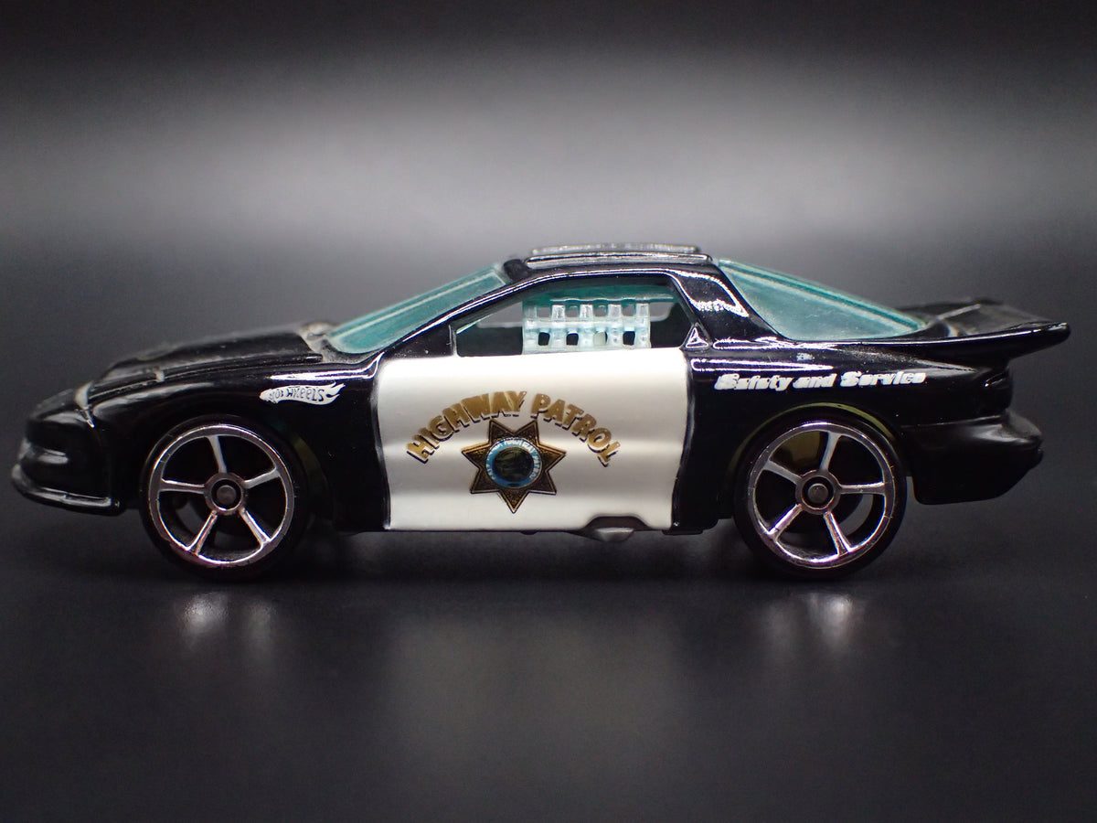 PONTIAC FIREBIRD IROC CHP CALIFORNIA 1:64 SCALE COLLECTIBLE DIECAST MODEL CAR