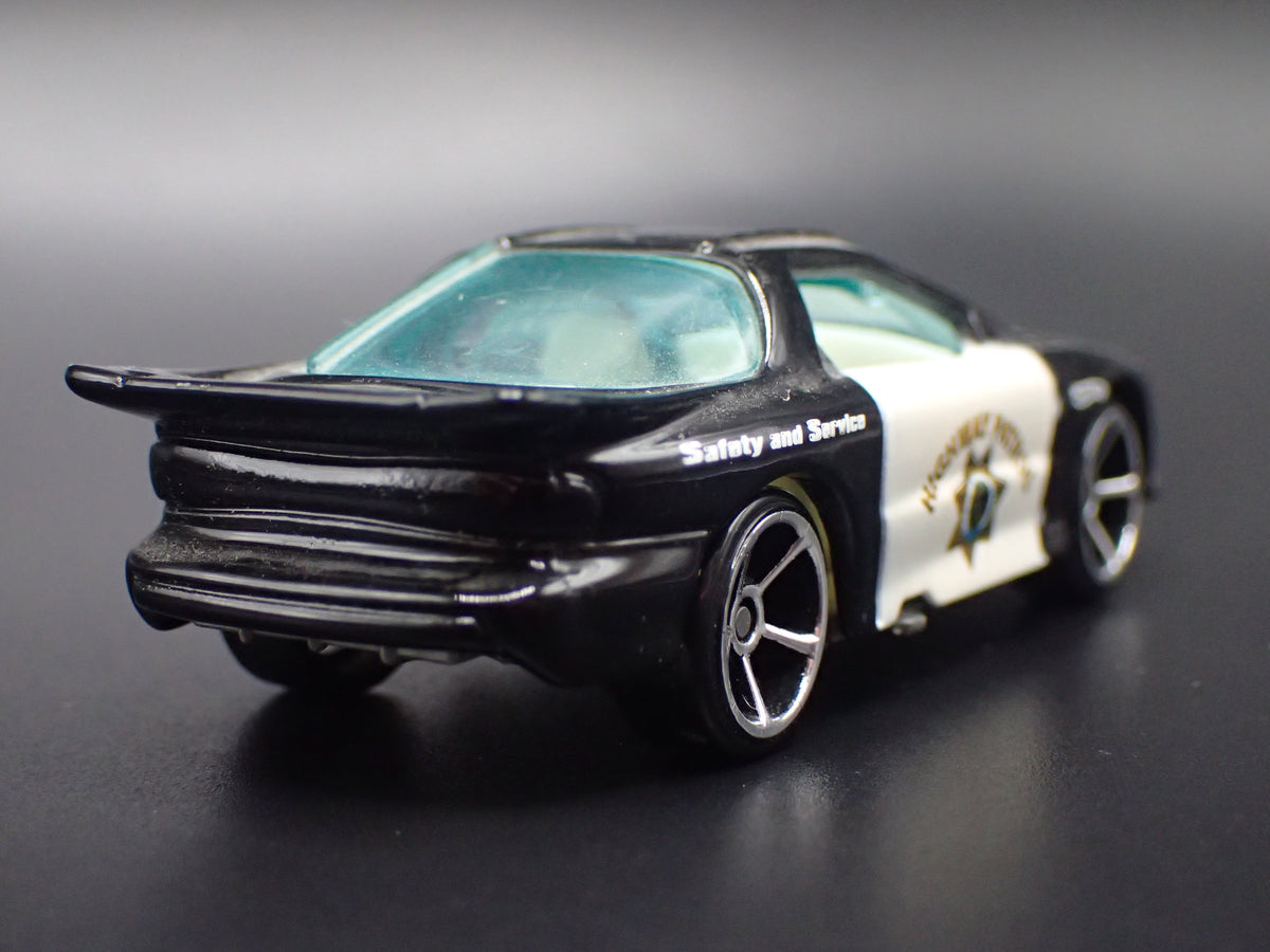 PONTIAC FIREBIRD IROC CHP CALIFORNIA 1:64 SCALE COLLECTIBLE DIECAST MODEL CAR