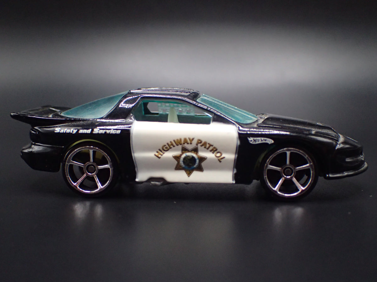 PONTIAC FIREBIRD IROC CHP CALIFORNIA 1:64 SCALE COLLECTIBLE DIECAST MODEL CAR