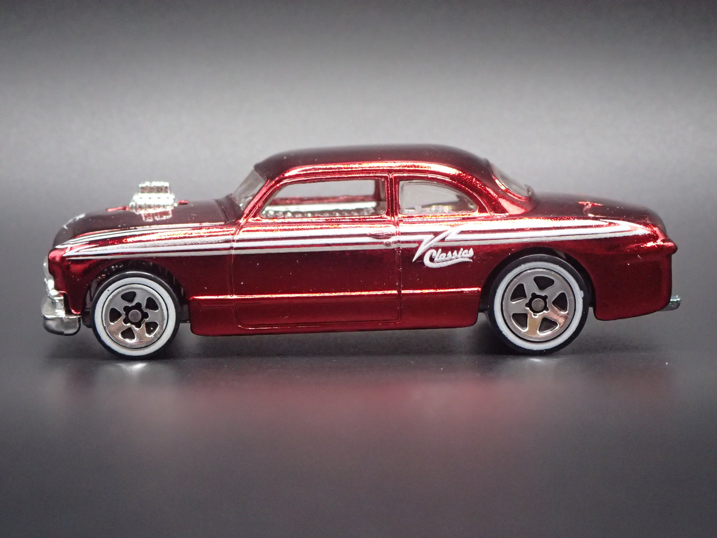 1949-1951 FORD SHOE BOX CLUB COUPE 1:64 SCALE LIMITED DIORAMA DIECAST MODEL CAR