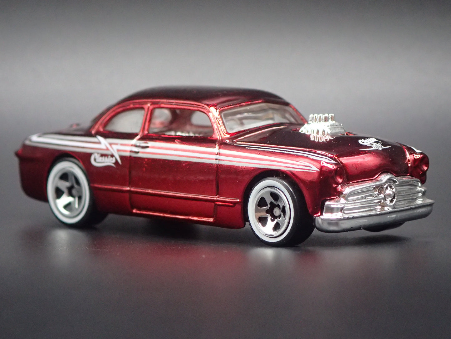 1949-1951 FORD SHOE BOX CLUB COUPE 1:64 SCALE LIMITED DIORAMA DIECAST MODEL CAR