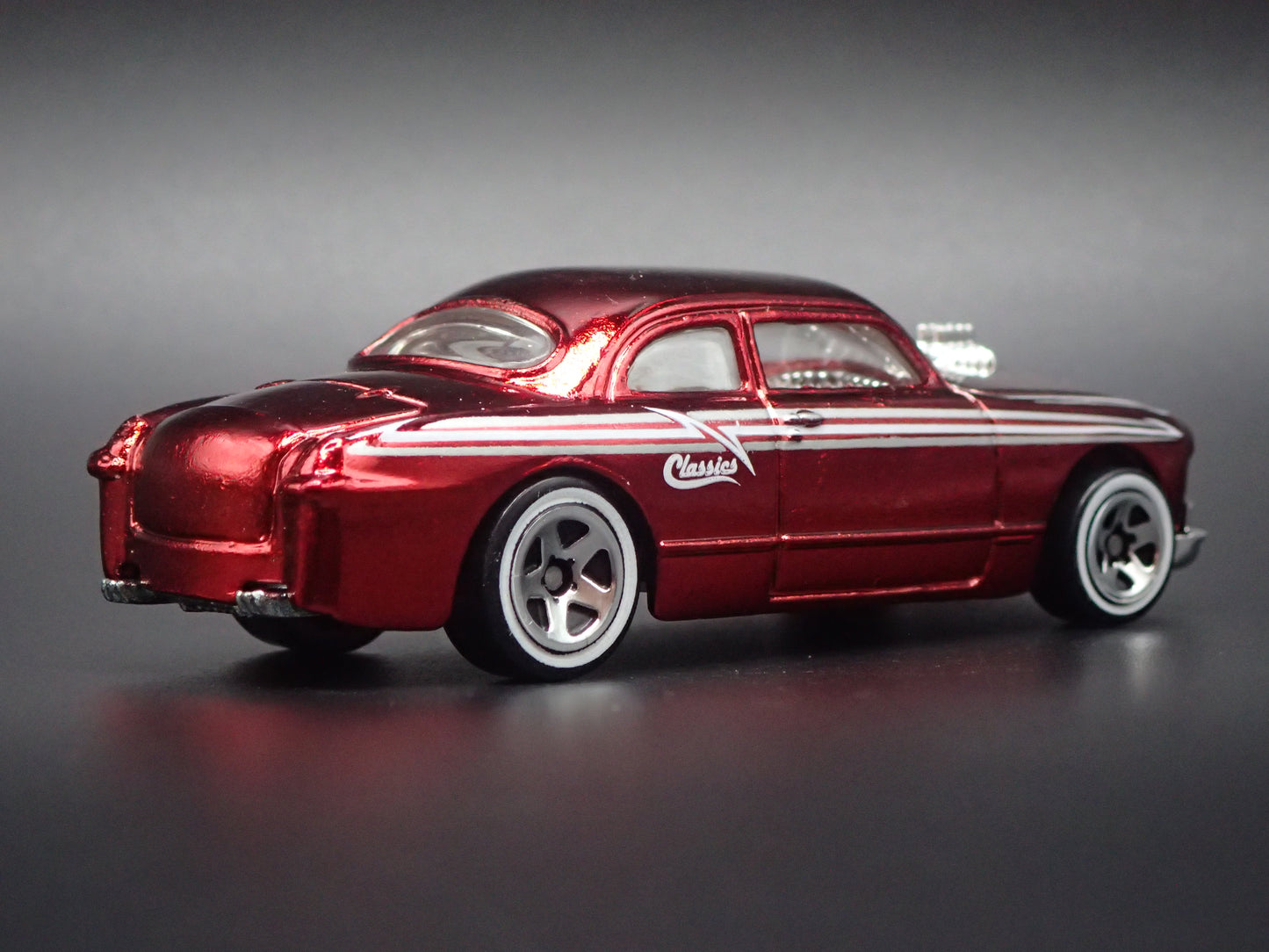 1949-1951 FORD SHOE BOX CLUB COUPE 1:64 SCALE LIMITED DIORAMA DIECAST MODEL CAR