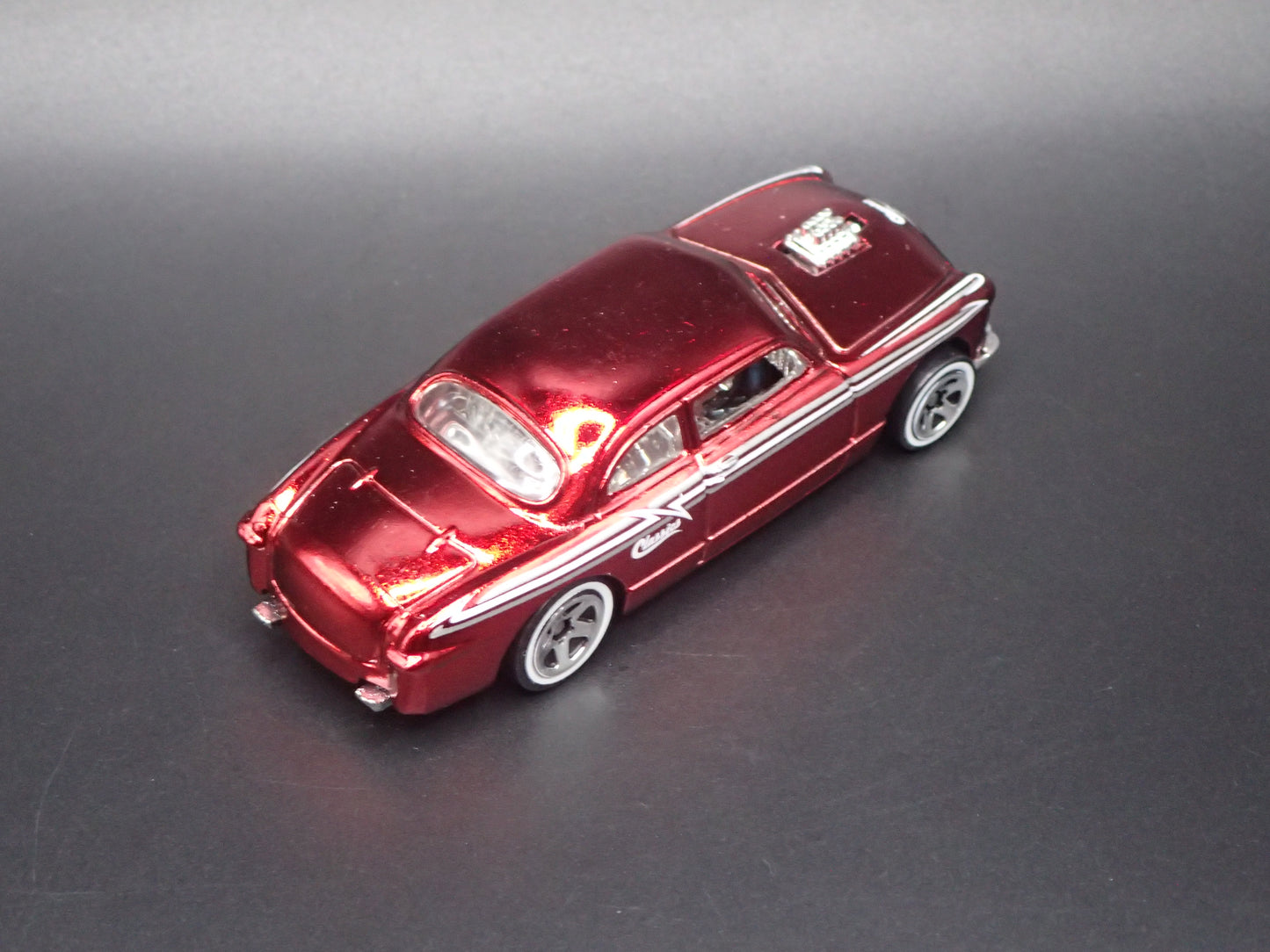 1949-1951 FORD SHOE BOX CLUB COUPE 1:64 SCALE LIMITED DIORAMA DIECAST MODEL CAR