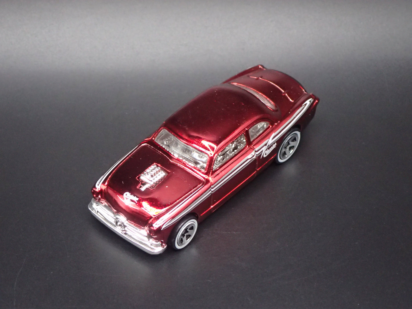 1949-1951 FORD SHOE BOX CLUB COUPE 1:64 SCALE LIMITED DIORAMA DIECAST MODEL CAR