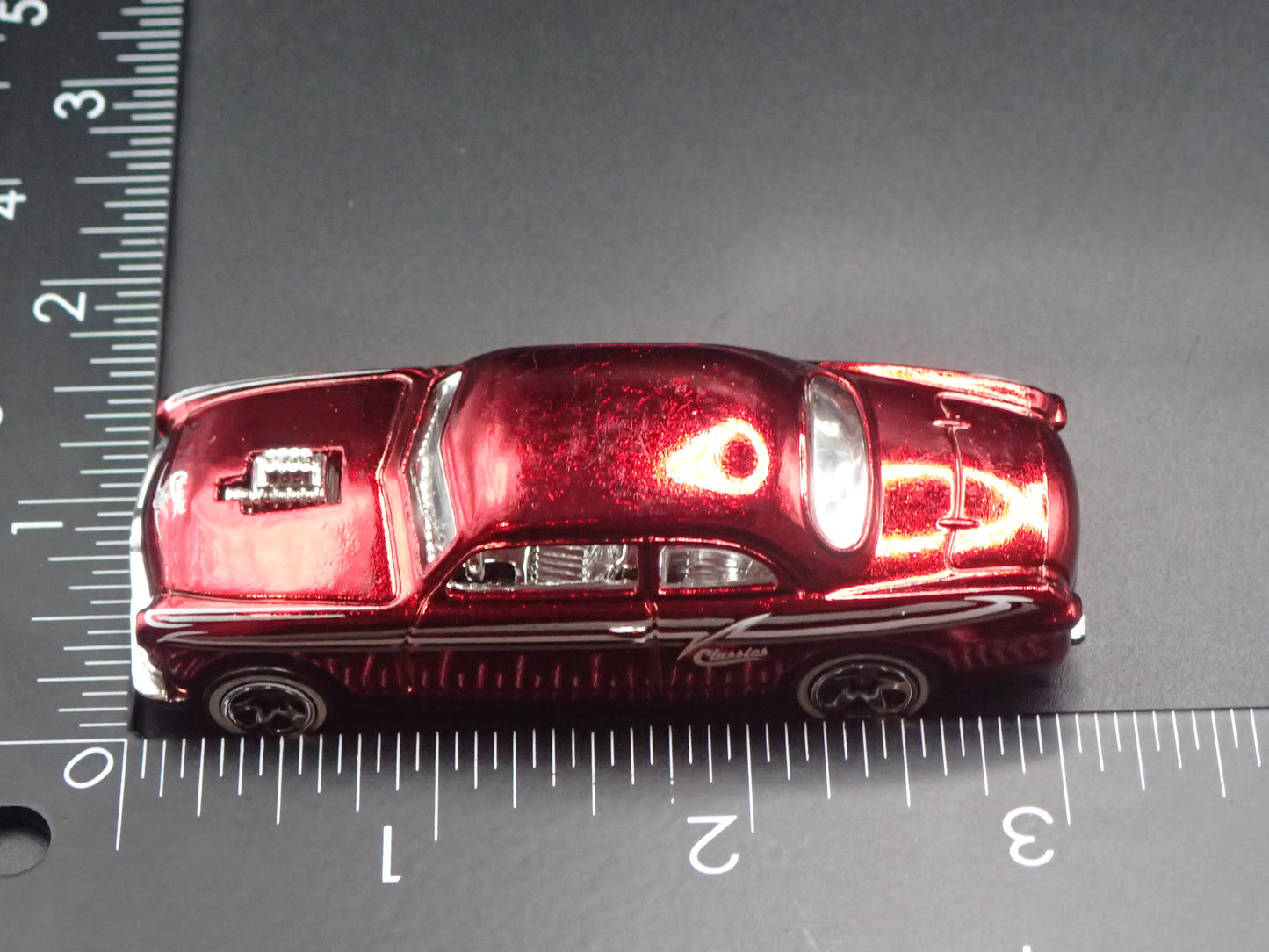 1949-1951 FORD SHOE BOX CLUB COUPE 1:64 SCALE LIMITED DIORAMA DIECAST MODEL CAR
