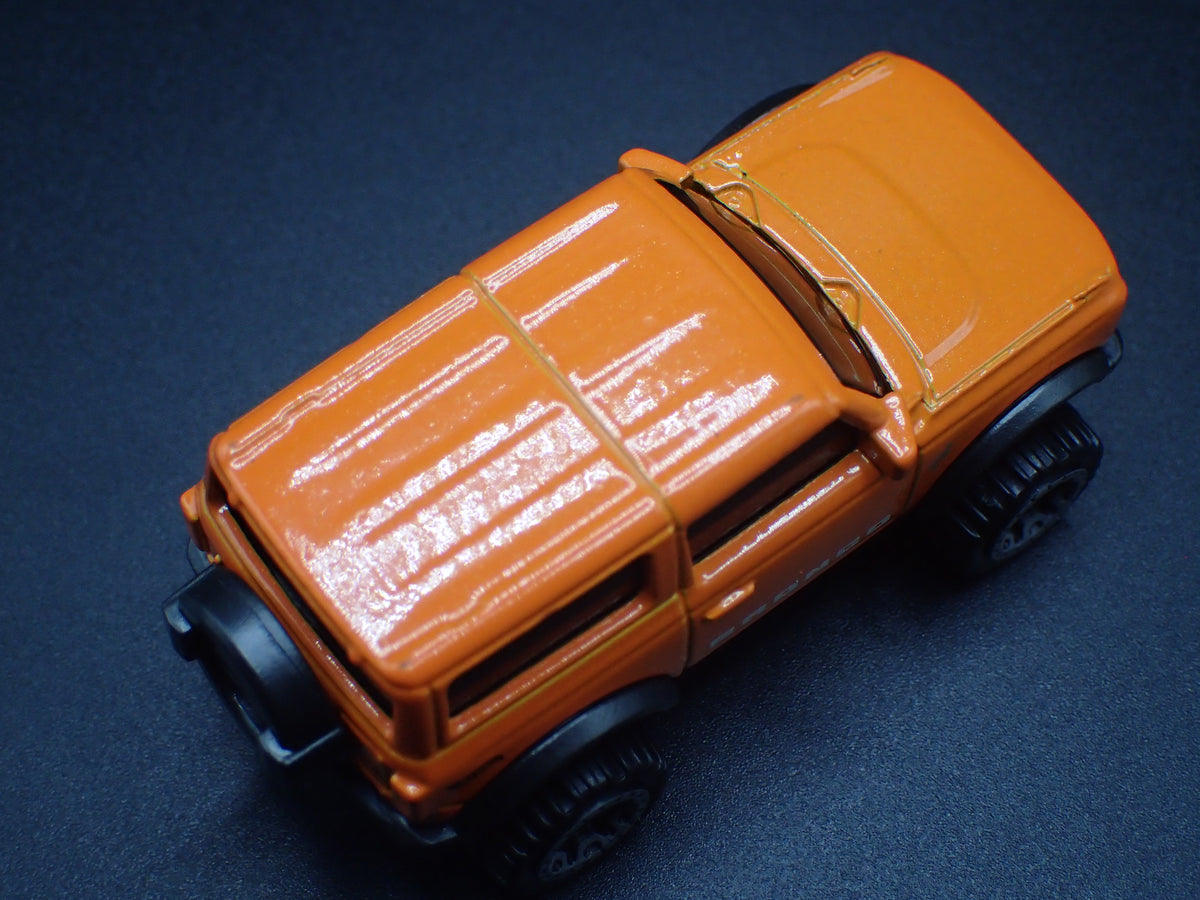 2021-2026 FORD BRONCO 2 TWO DOOR ORANGE 1:64 SCALE DIORAMA DIECAST MODEL CAR