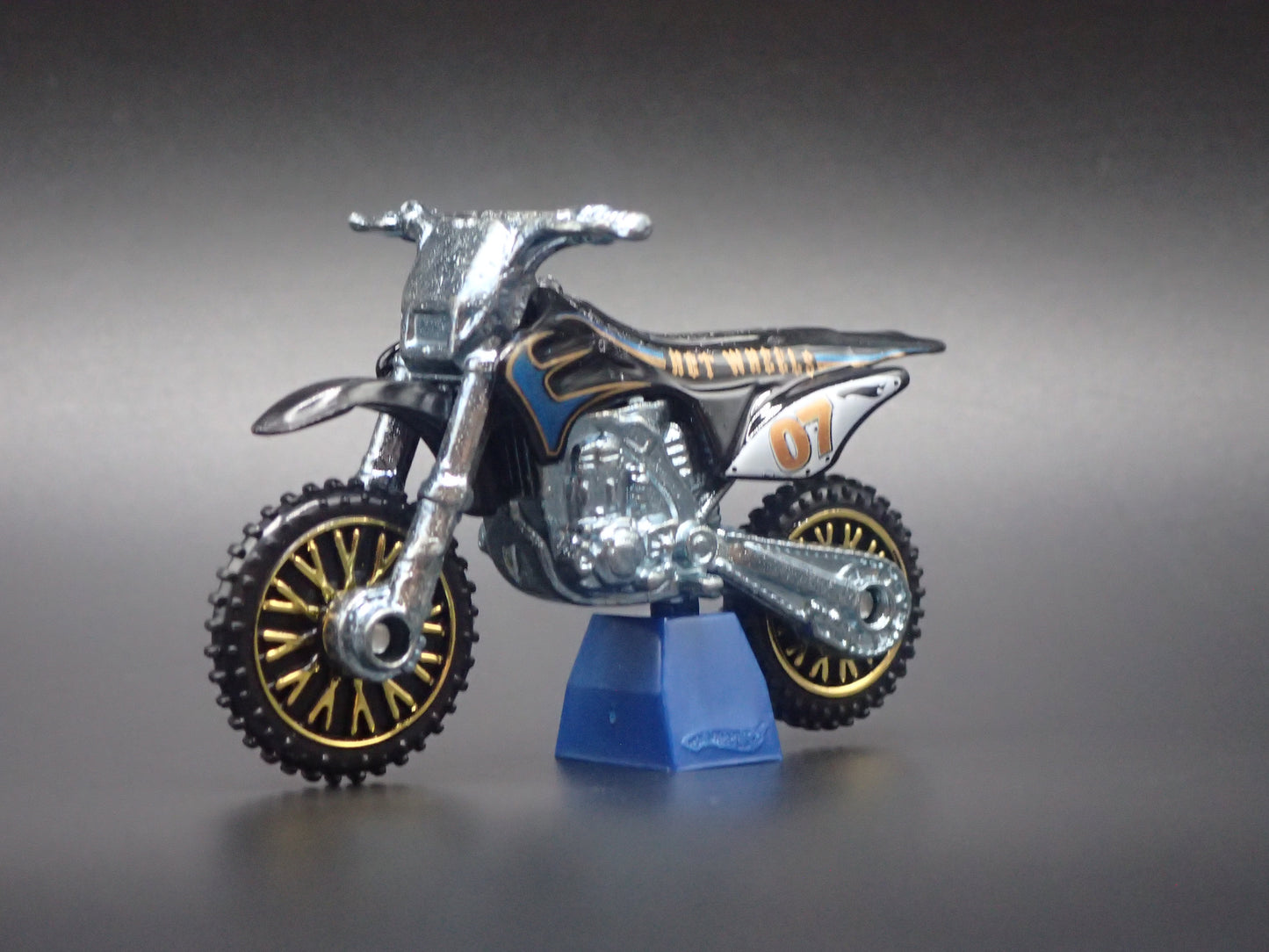 DIRT BIKE HW450F MOTORCYCLE HOT WHEELS 1:64 HW SCALE DIORAMA DIECAST MODEL CAR