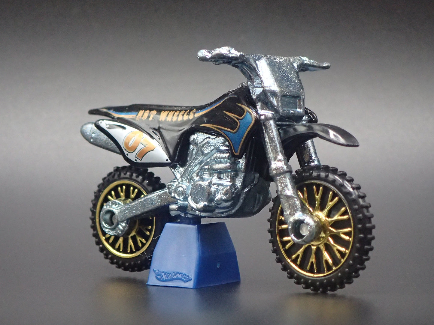 DIRT BIKE HW450F MOTORCYCLE HOT WHEELS 1:64 HW SCALE DIORAMA DIECAST MODEL CAR