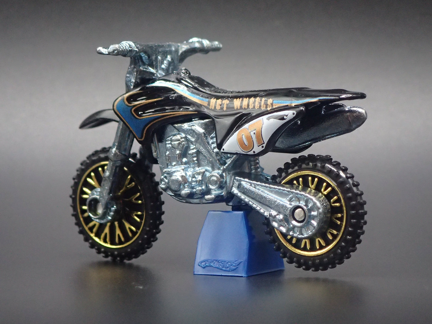 DIRT BIKE HW450F MOTORCYCLE HOT WHEELS 1:64 HW SCALE DIORAMA DIECAST MODEL CAR
