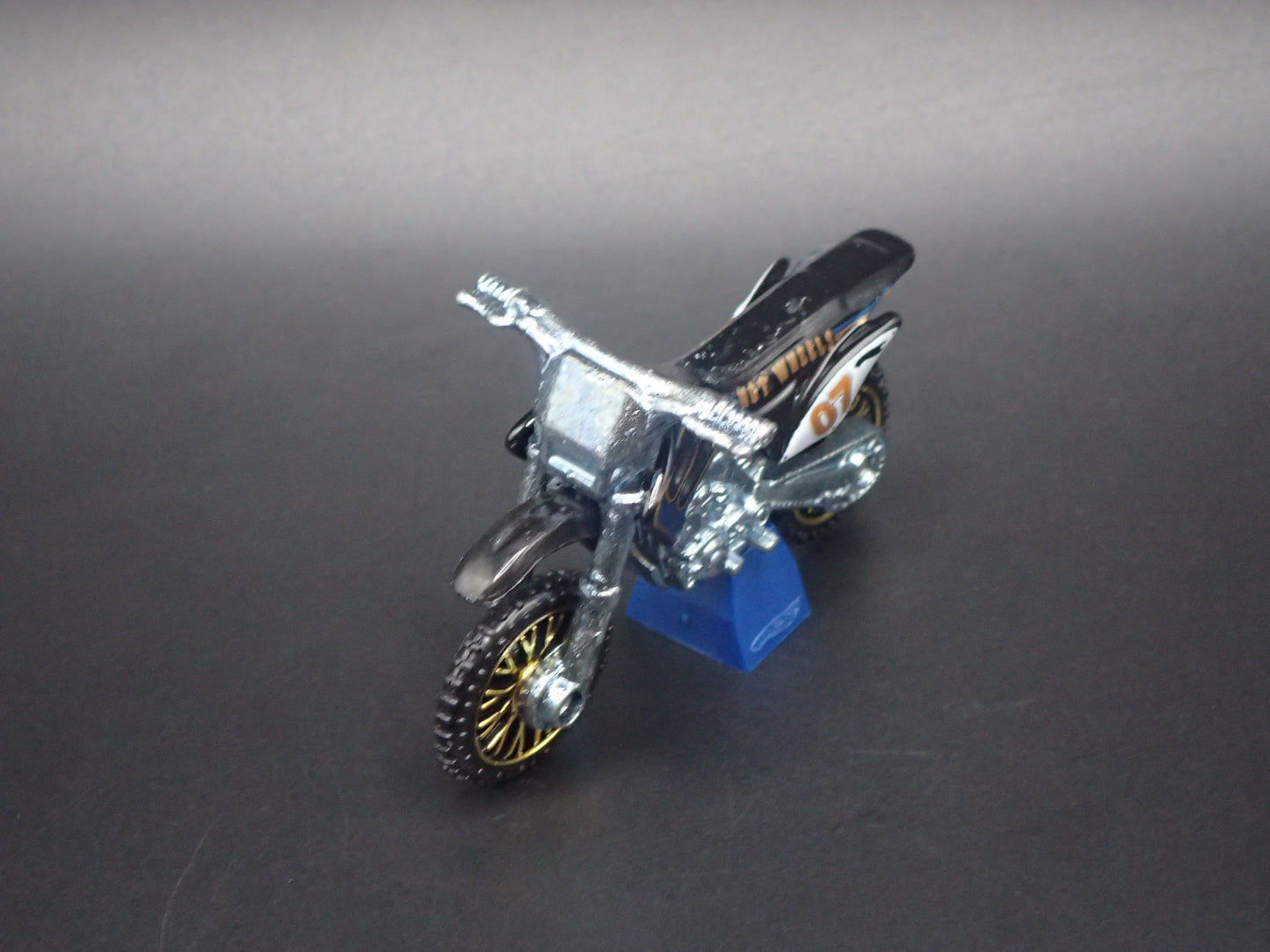 DIRT BIKE HW450F MOTORCYCLE HOT WHEELS 1:64 HW SCALE DIORAMA DIECAST MODEL CAR