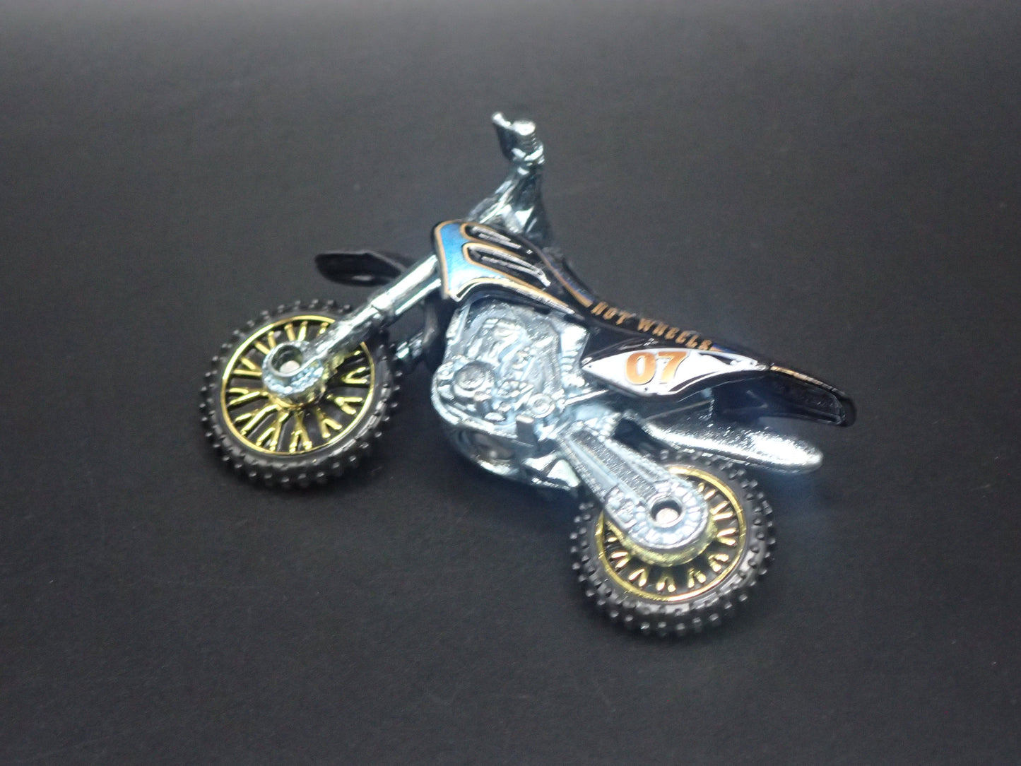 DIRT BIKE HW450F MOTORCYCLE HOT WHEELS 1:64 HW SCALE DIORAMA DIECAST MODEL CAR
