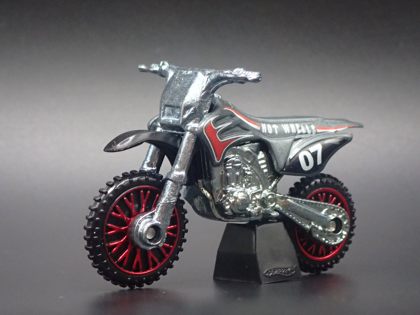 DIRT BIKE HW450F MOTORCYCLE HOT WHEELS 1:64 HW SCALE DIORAMA DIECAST MODEL CAR