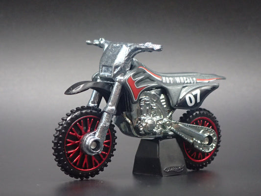 DIRT BIKE HW450F MOTORCYCLE HOT WHEELS 1:64 HW SCALE DIORAMA DIECAST MODEL CAR