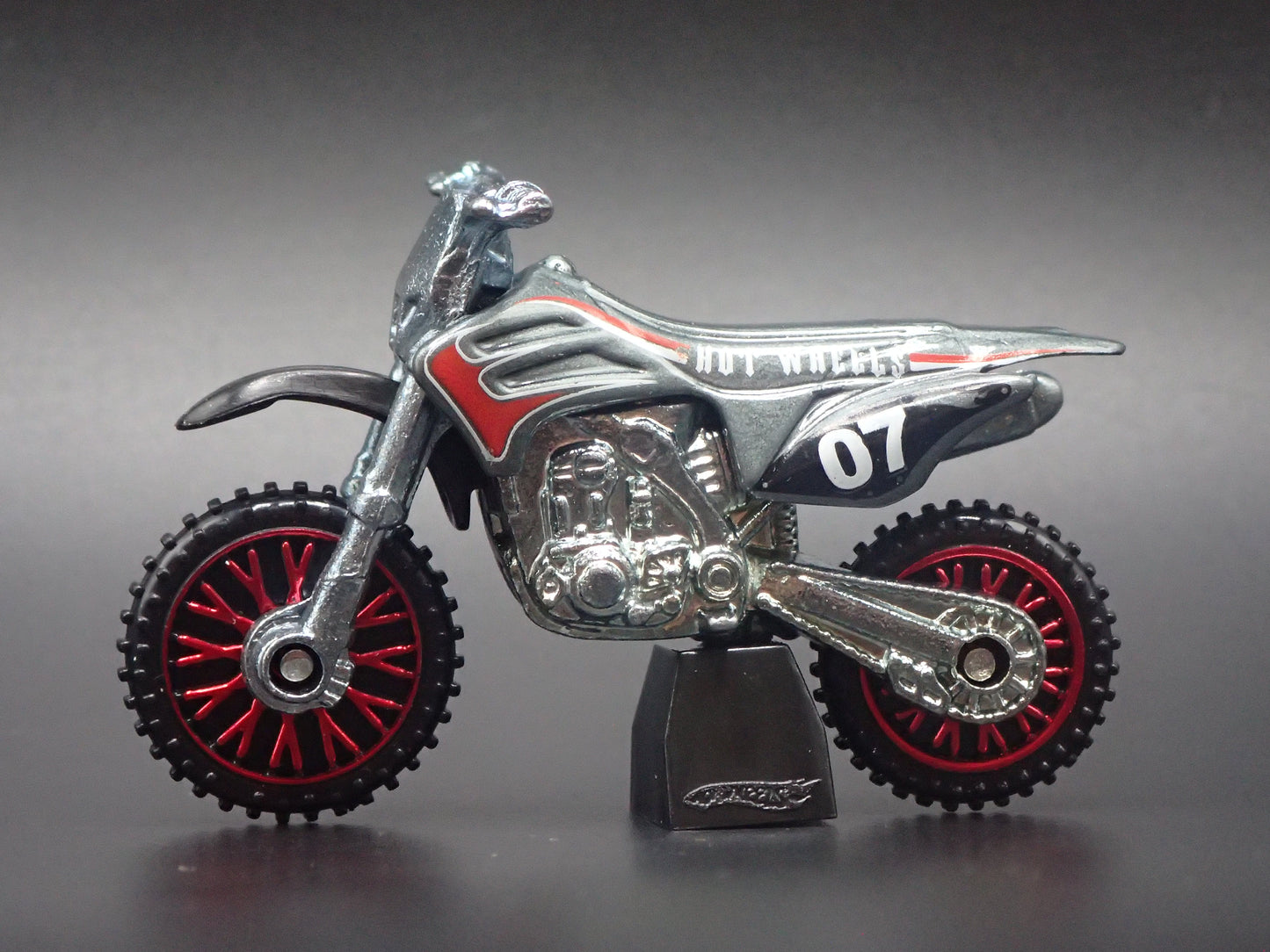 DIRT BIKE HW450F MOTORCYCLE HOT WHEELS 1:64 HW SCALE DIORAMA DIECAST MODEL CAR