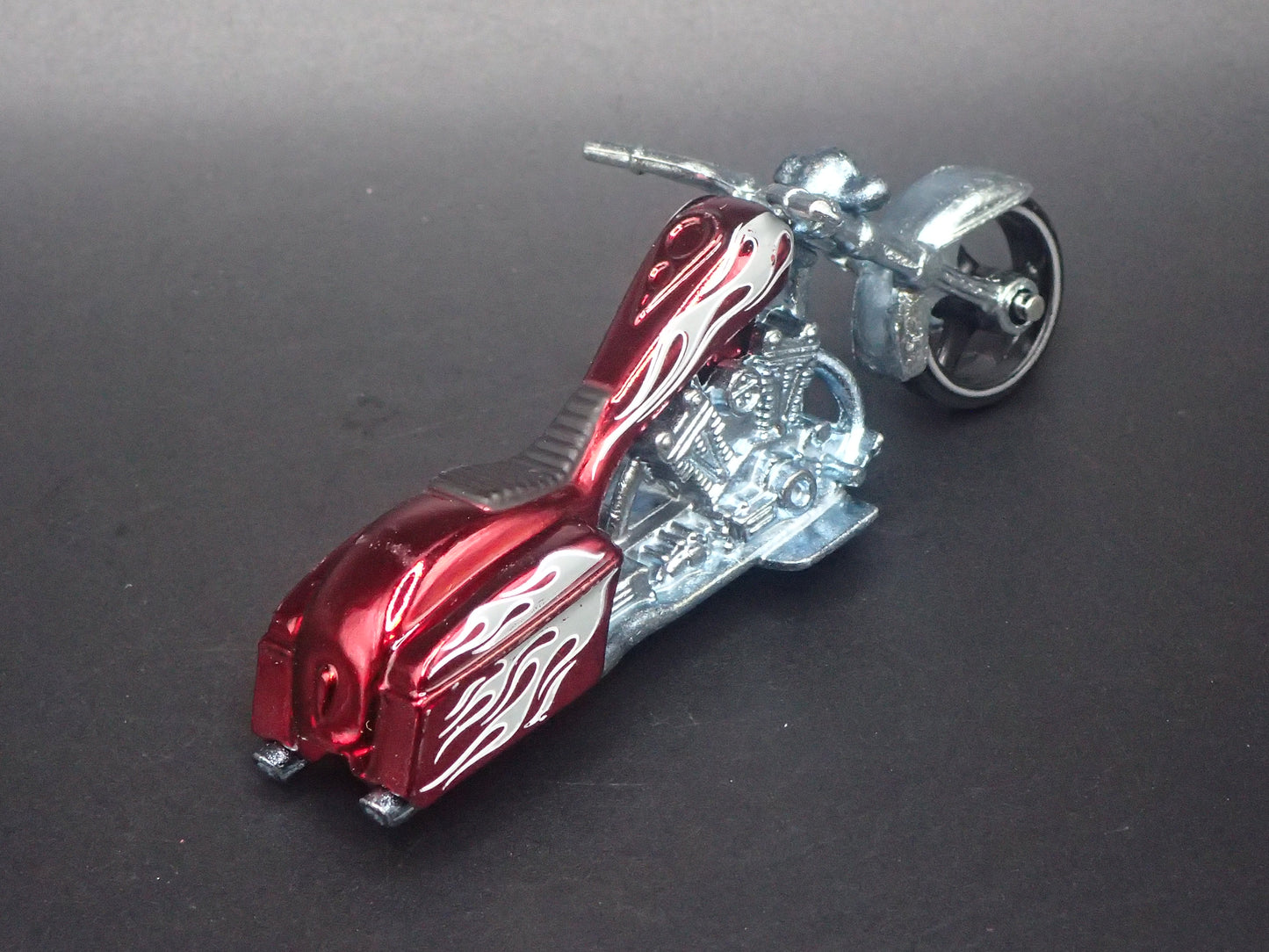 BAD BAGGER MOTORCYCLE RED HOT WHEELS 1:64 HW SCALE DIORAMA DIECAST MODEL CAR